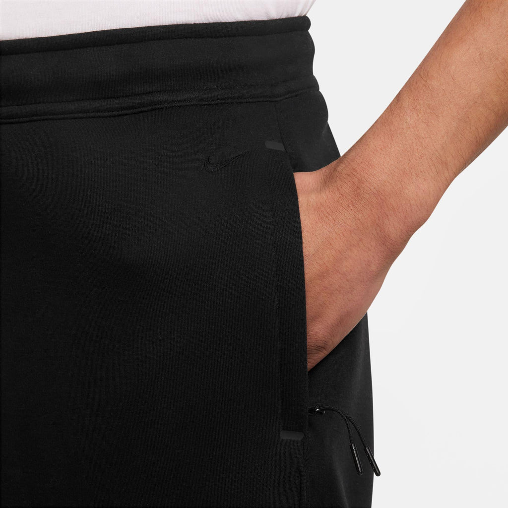 Nike Tech Men's Fleece Loose-Fit Open Hem Pants Black