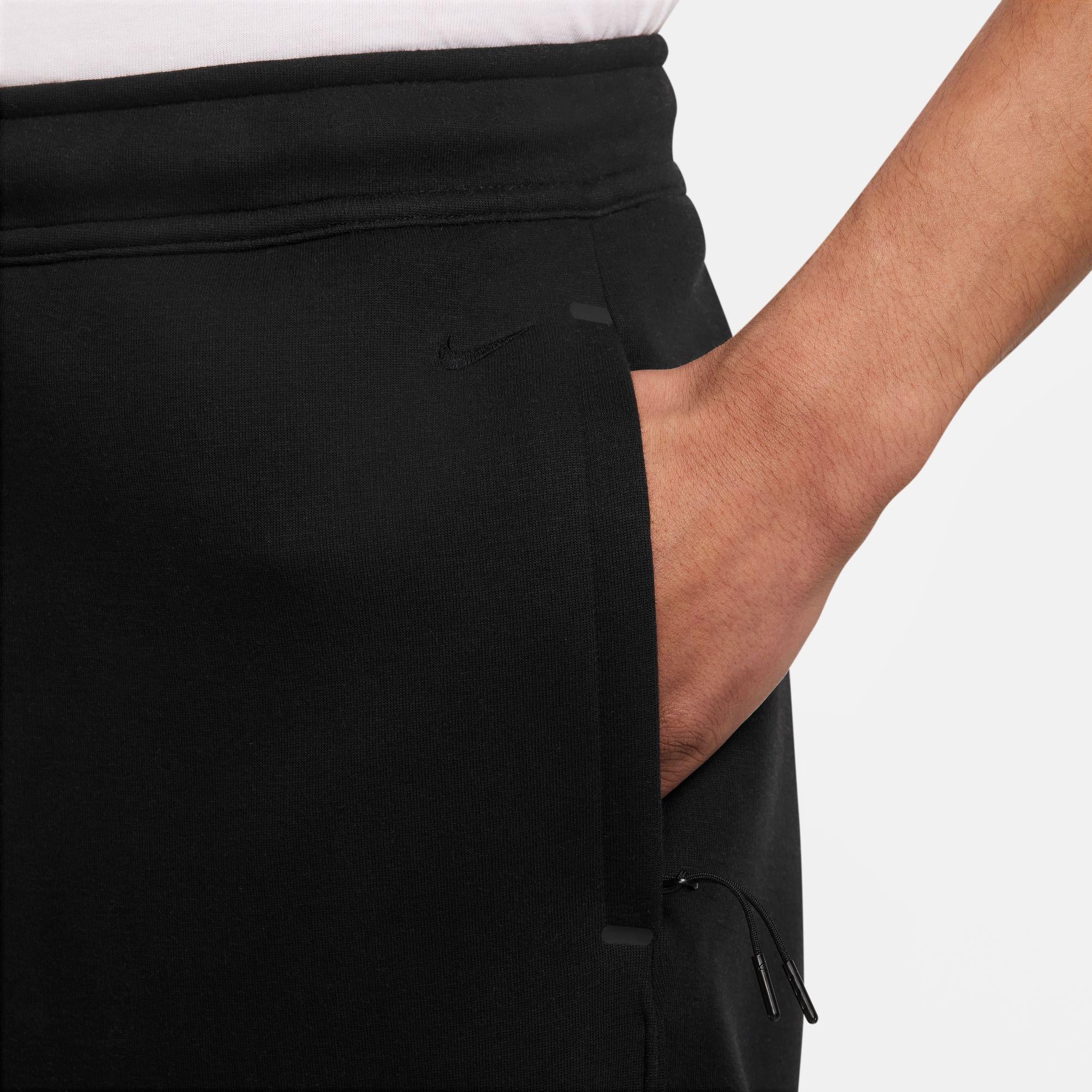 Nike Tech Men's Fleece Loose-Fit Open Hem Pants Black
