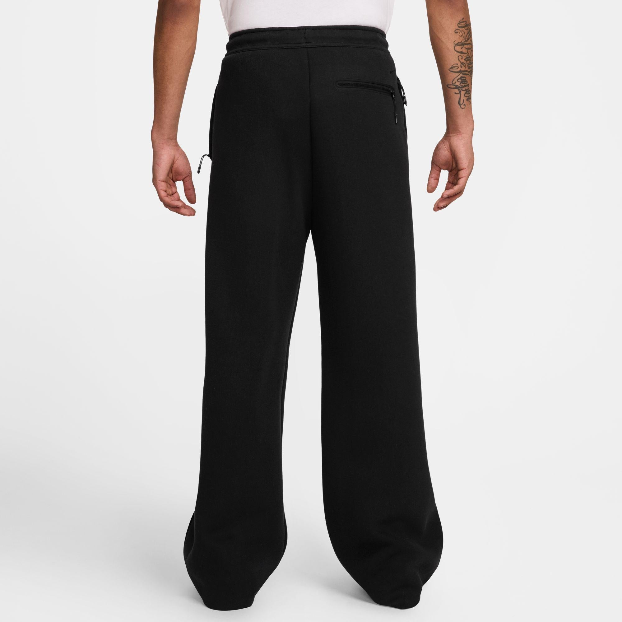 Nike Tech Men's Fleece Loose-Fit Open Hem Pants Black
