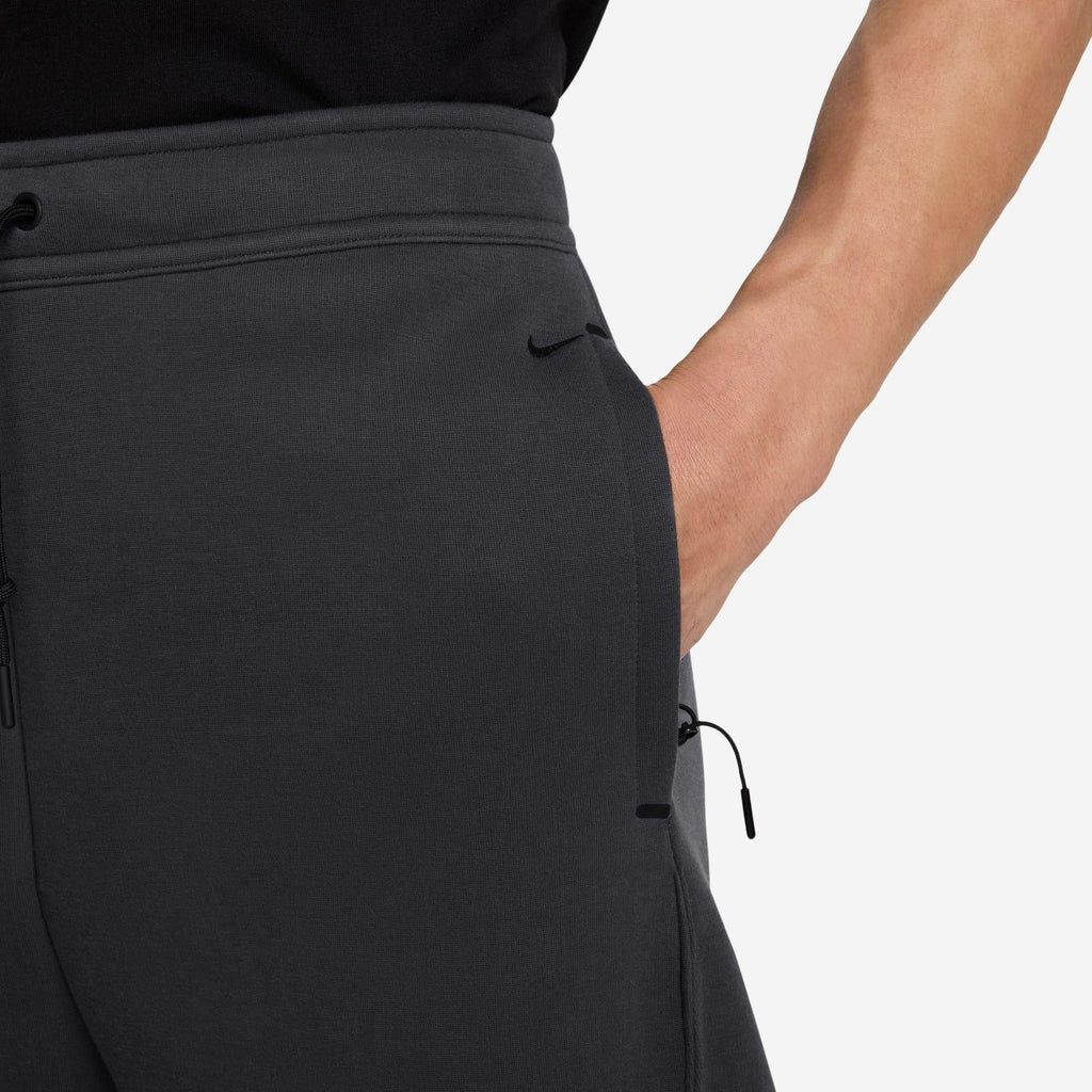Nike Tech Men's Fleece Loose-Fit Open Hem Pants Anthracite