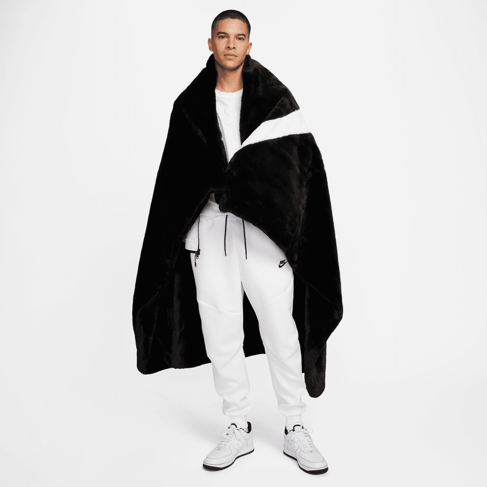 NIKE SPORTSWEAR FAUX FUR  BLANKET “BLACK”