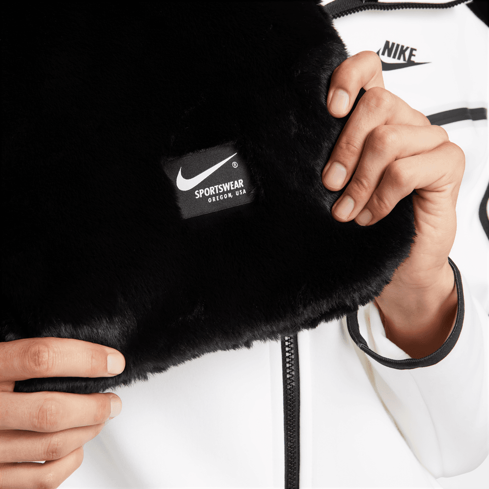 NIKE SPORTSWEAR FAUX FUR  BLANKET “BLACK”