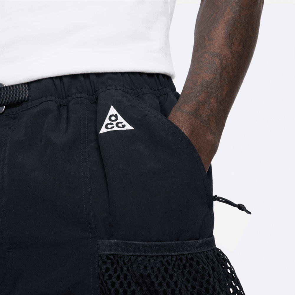 MEN'S NIKE ACG ''SNOWGRASS'' SHORTS "BLACK / ANTHRACITE"