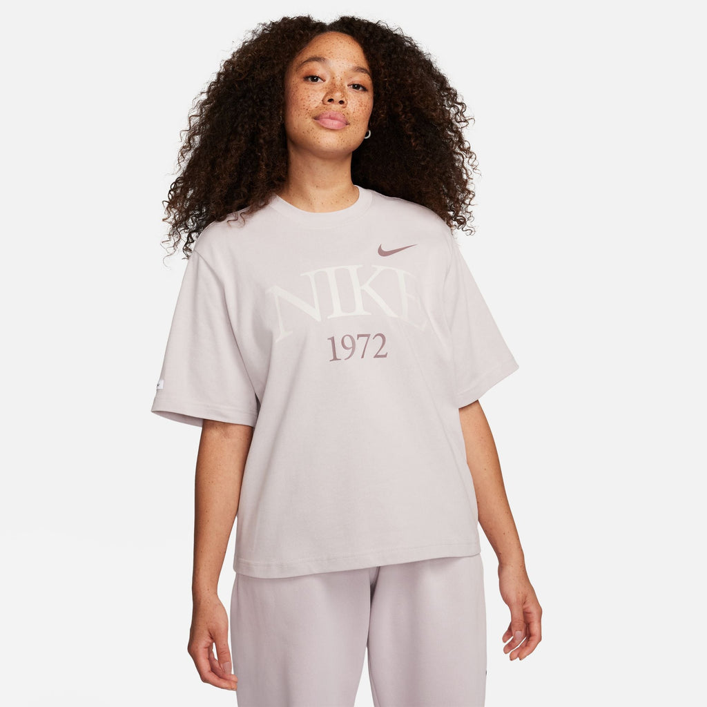 Nike Sportswear Classic - Women's Short Sleeve T-Shirt