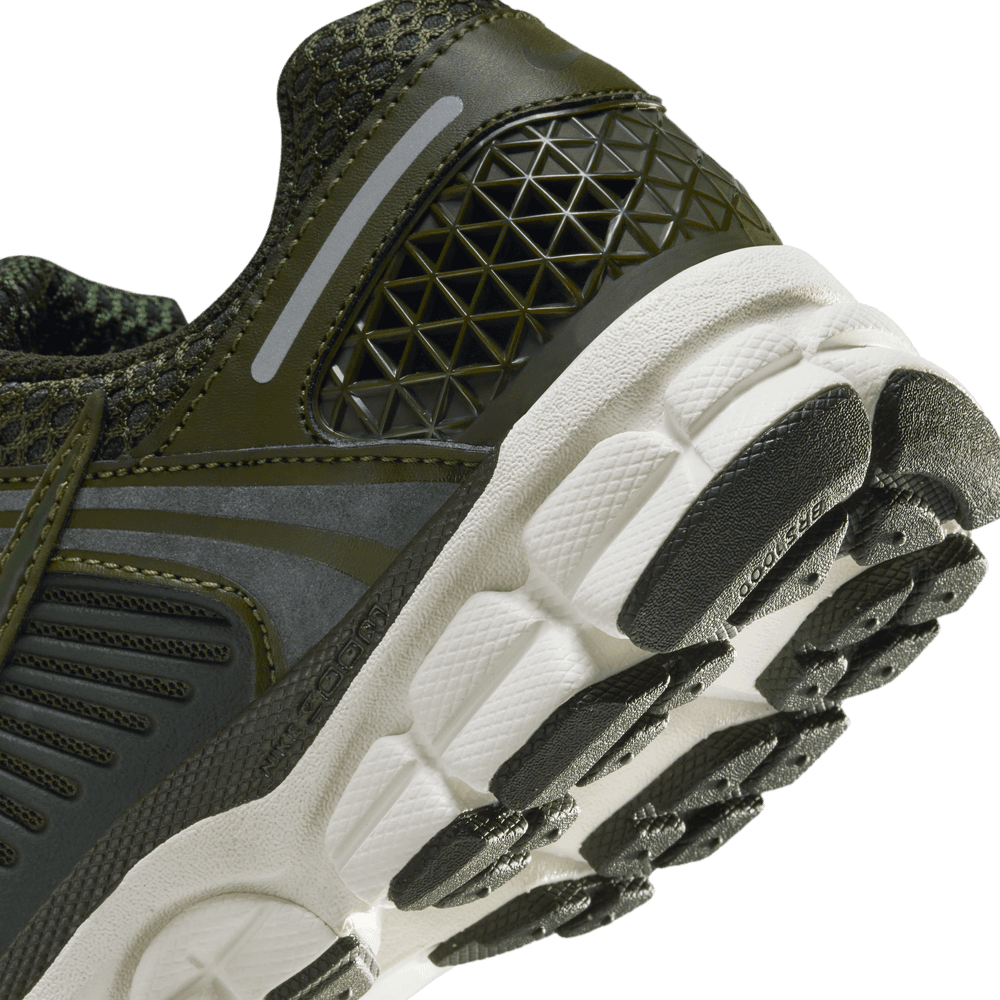 WOMENS NIKE ZOOM VOMERO 5 "DARK SEQUOIA/CARGO KHAKI"