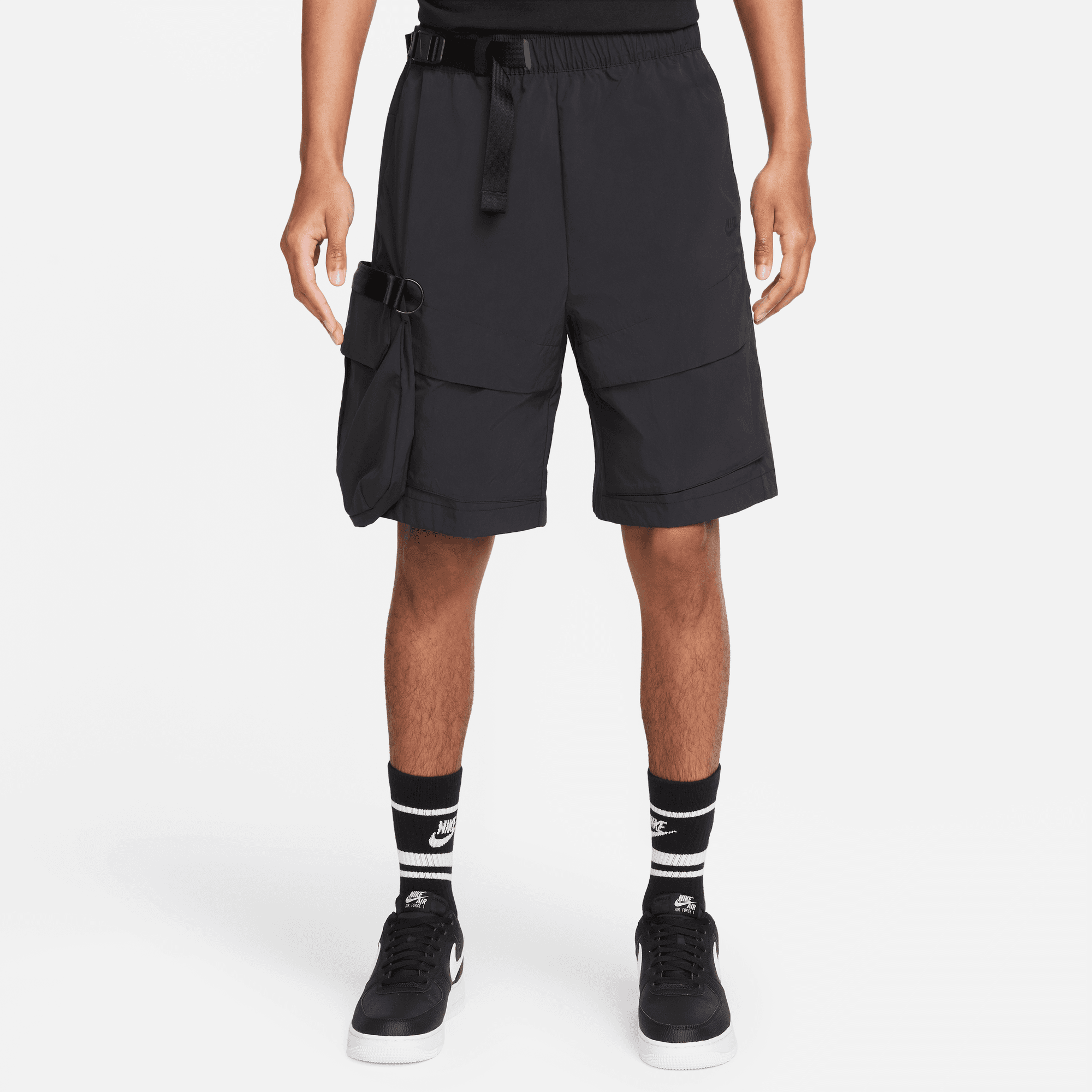 NIKE SW TECH PACK CARGO SHORTS (BLACK)