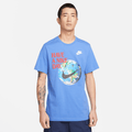 NIKE SPORTSWEAR "GOOD VIBES" TEE (BLUE)