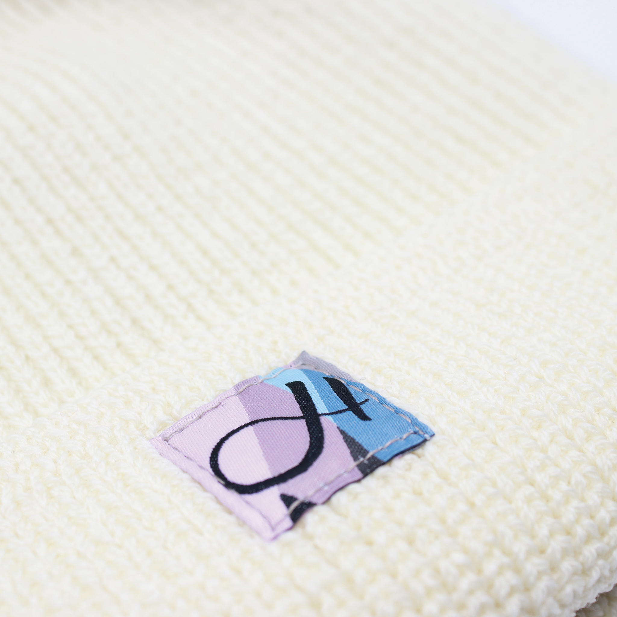 DEHEN X HUSH BEANIE "CREAM"