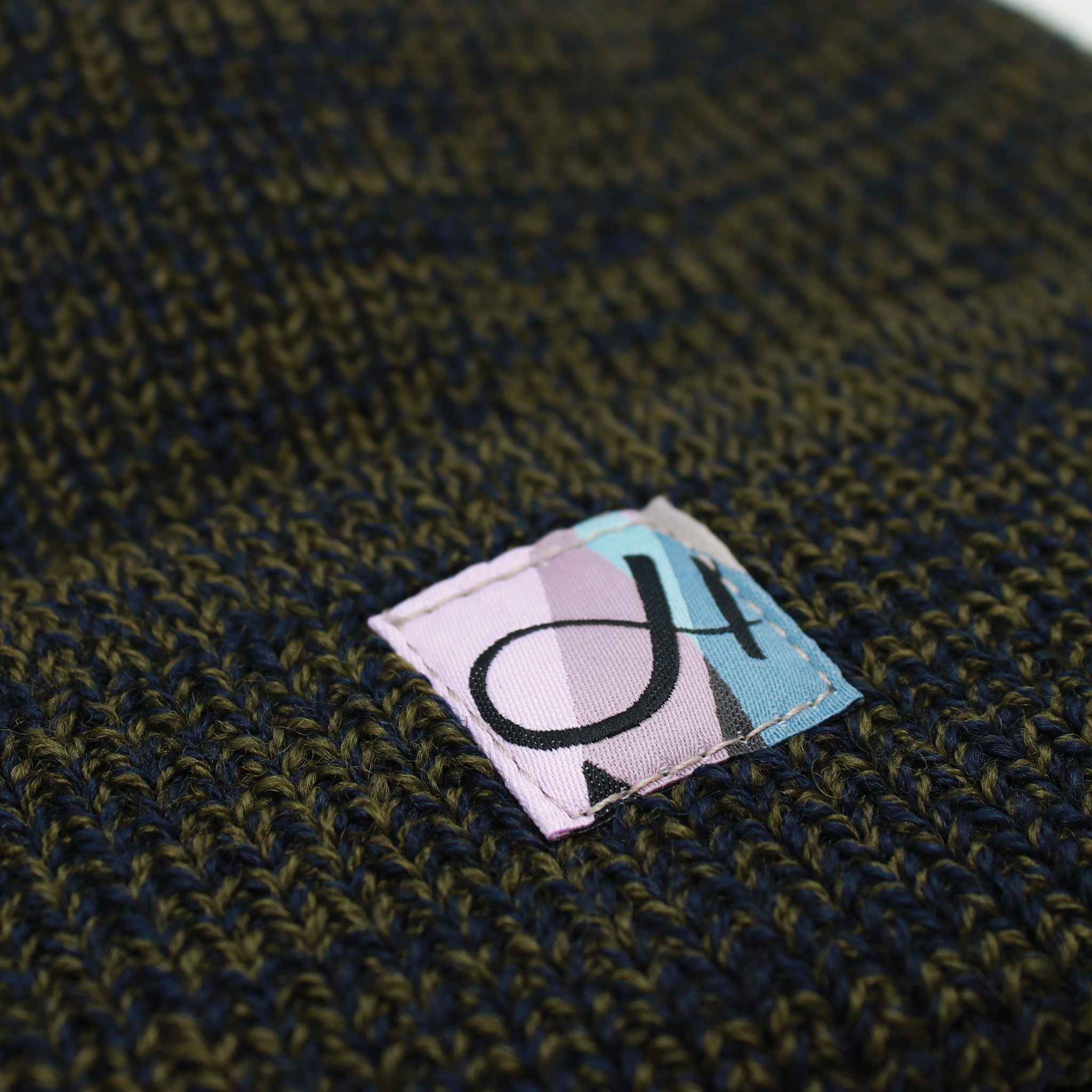 DEHEN X HUSH BEANIE "LODEN/NAVY"